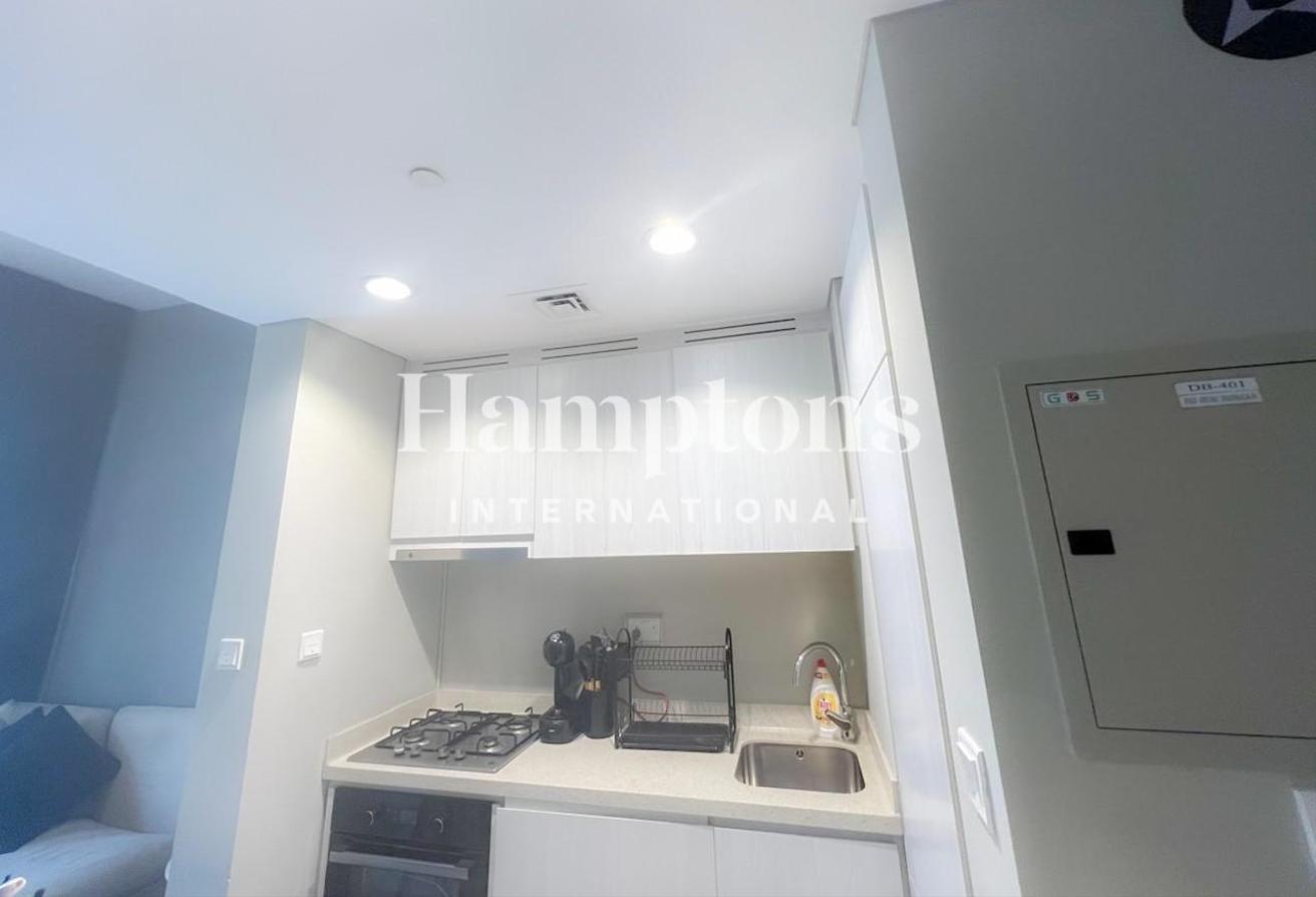Fully Furnished | Low Floor | Vacant photo 12