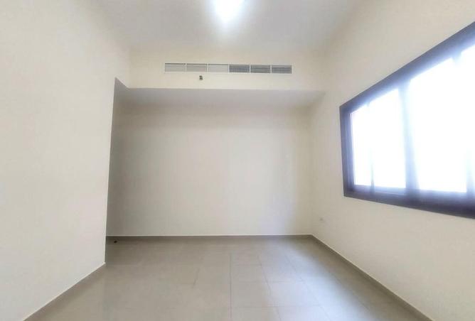 77810357 - Property Image 3