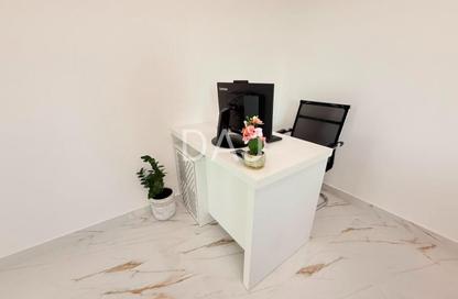 Office Space - Studio - 1 Bathroom for rent in Fatima Mohammad Ahmad Bin Suleiman Building - Al Raffa - Bur Dubai - Dubai