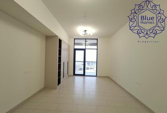 Elegant&spacious layoutBalcony studio all amenity