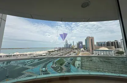 شقة - 3 غرف نوم - 4 حمامات للايجار في شارع الكورنيش - أبوظبي