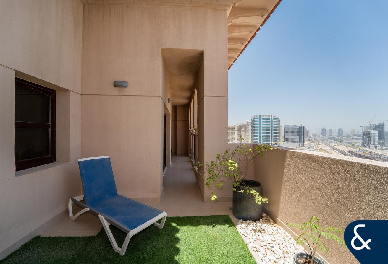 Four Bedroom | Penthouse | Golf View photo 15