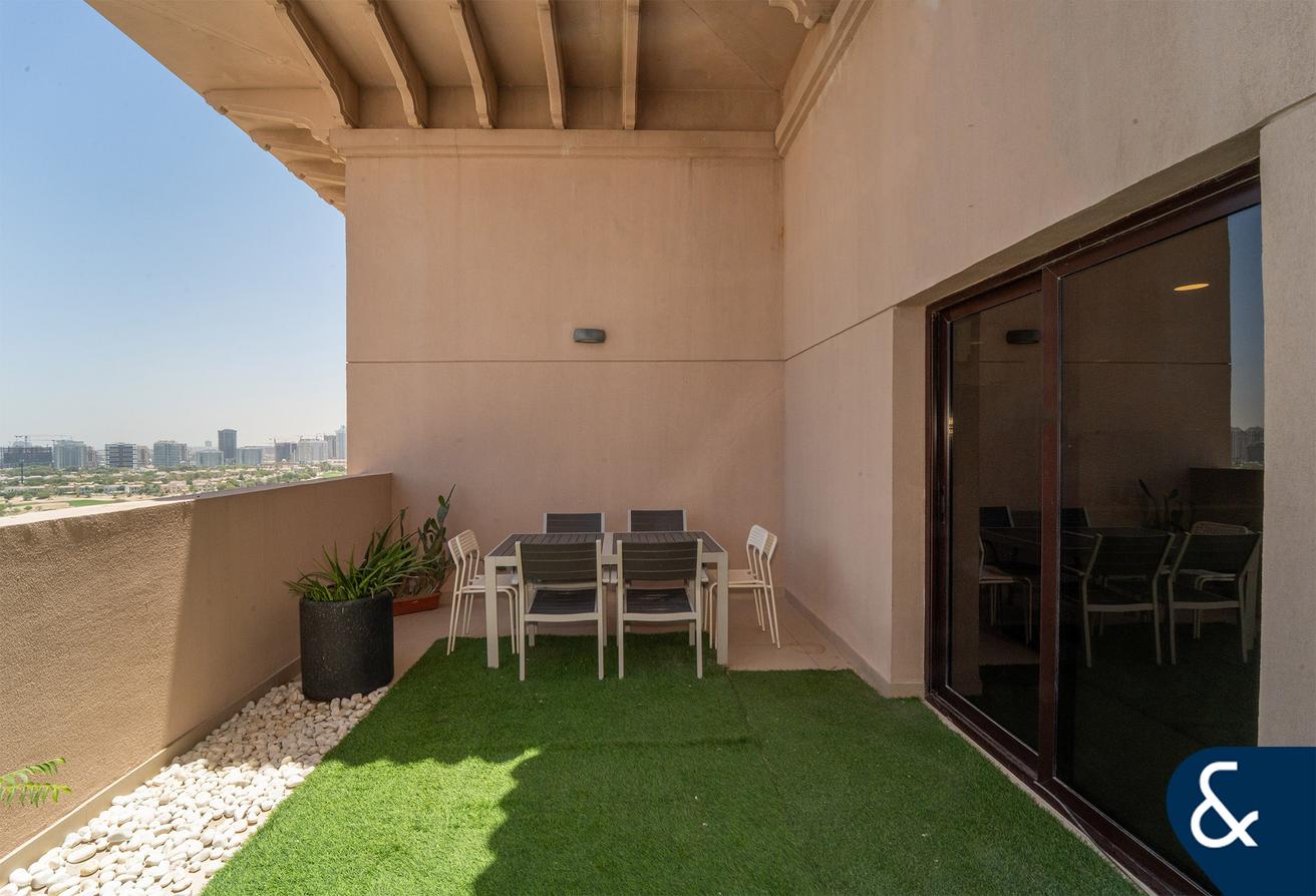 Four Bedroom | Penthouse | Golf View photo 16