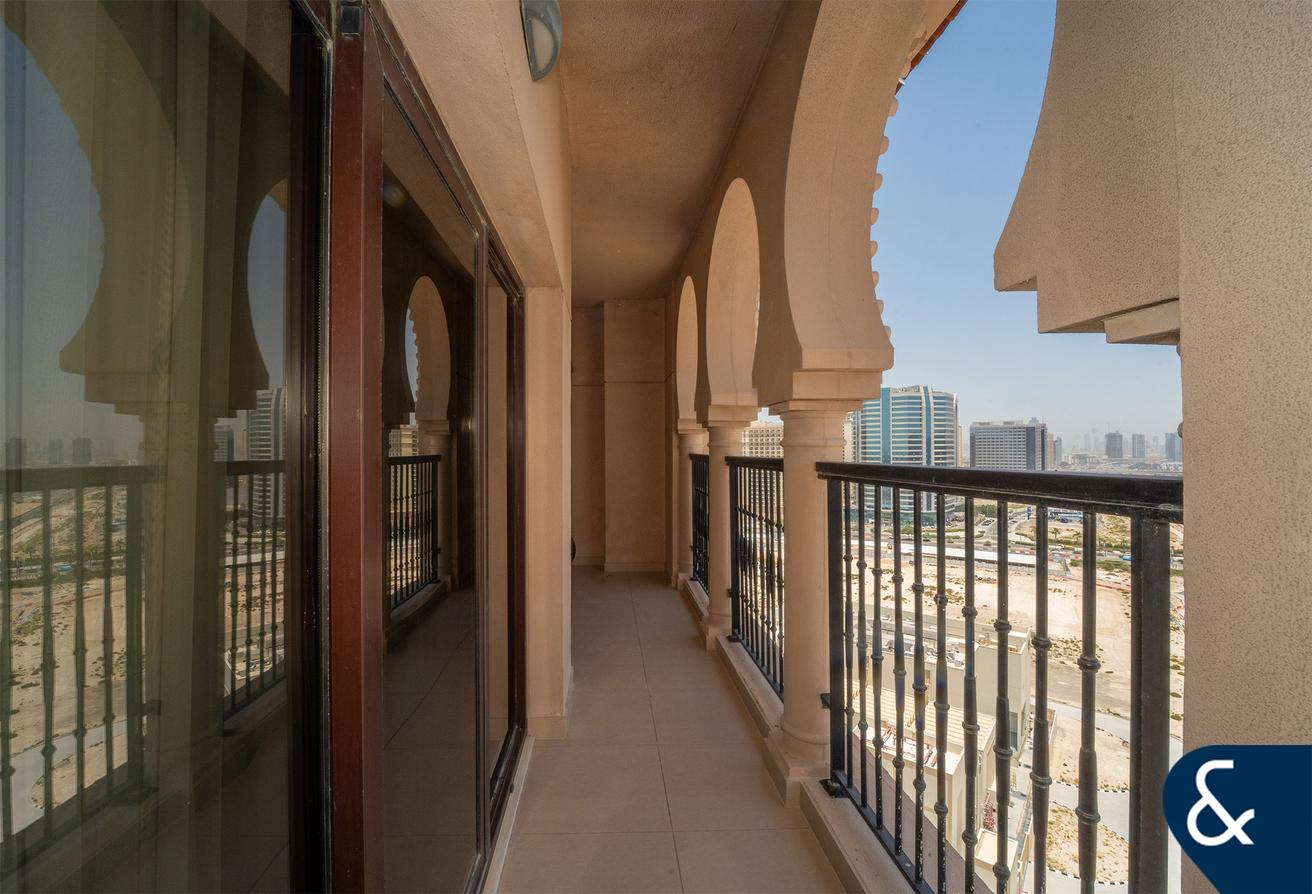 Four Bedroom | Penthouse | Golf View photo 17
