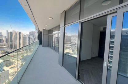 Apartment - 3 Bedrooms - 5 Bathrooms for sale in Royal Regency - Business Bay - Dubai