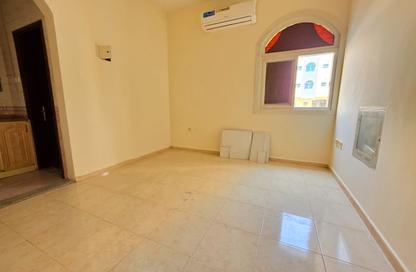 Apartment - Studio - 1 for rent in Muwailih Building - Muwaileh - Sharjah