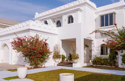 Villa - 4 Bedrooms - 6 Bathrooms for rent in Garden Homes Frond M - Garden Homes - Palm Jumeirah - Dubai