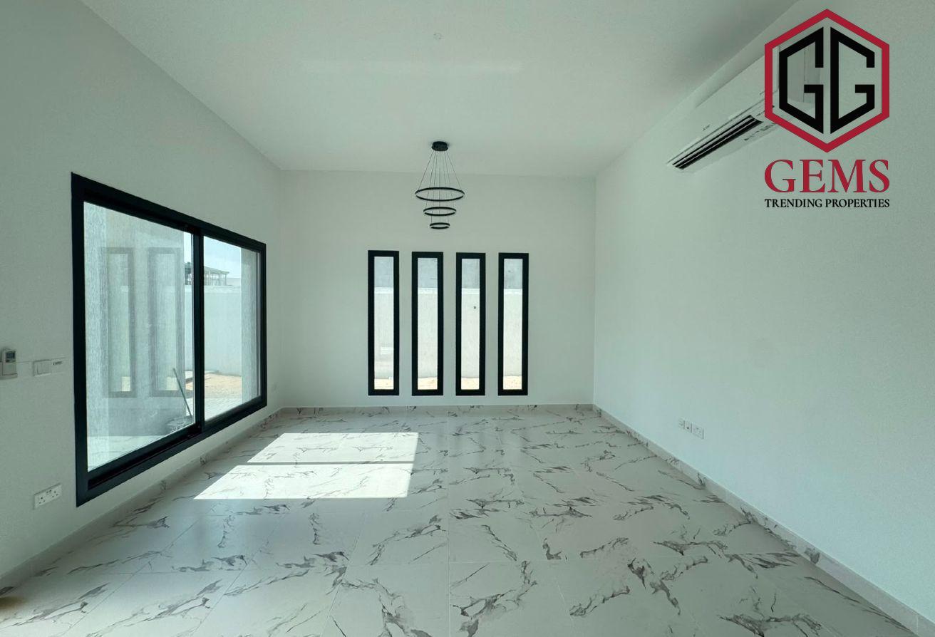 BRAND NEW | PREMIUM FINISHES | ELEVATOR | GARDEN photo 3