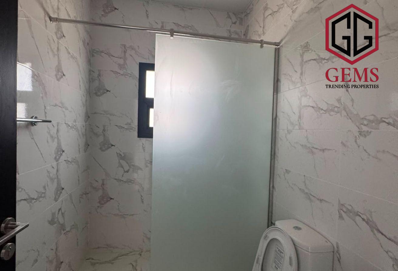 BRAND NEW | PREMIUM FINISHES | ELEVATOR | GARDEN photo 6