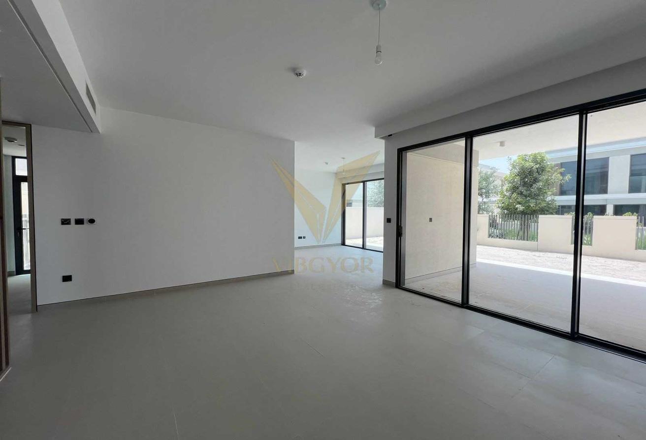 4BR + M Villa | Vacant | Near Park And Pool photo 8