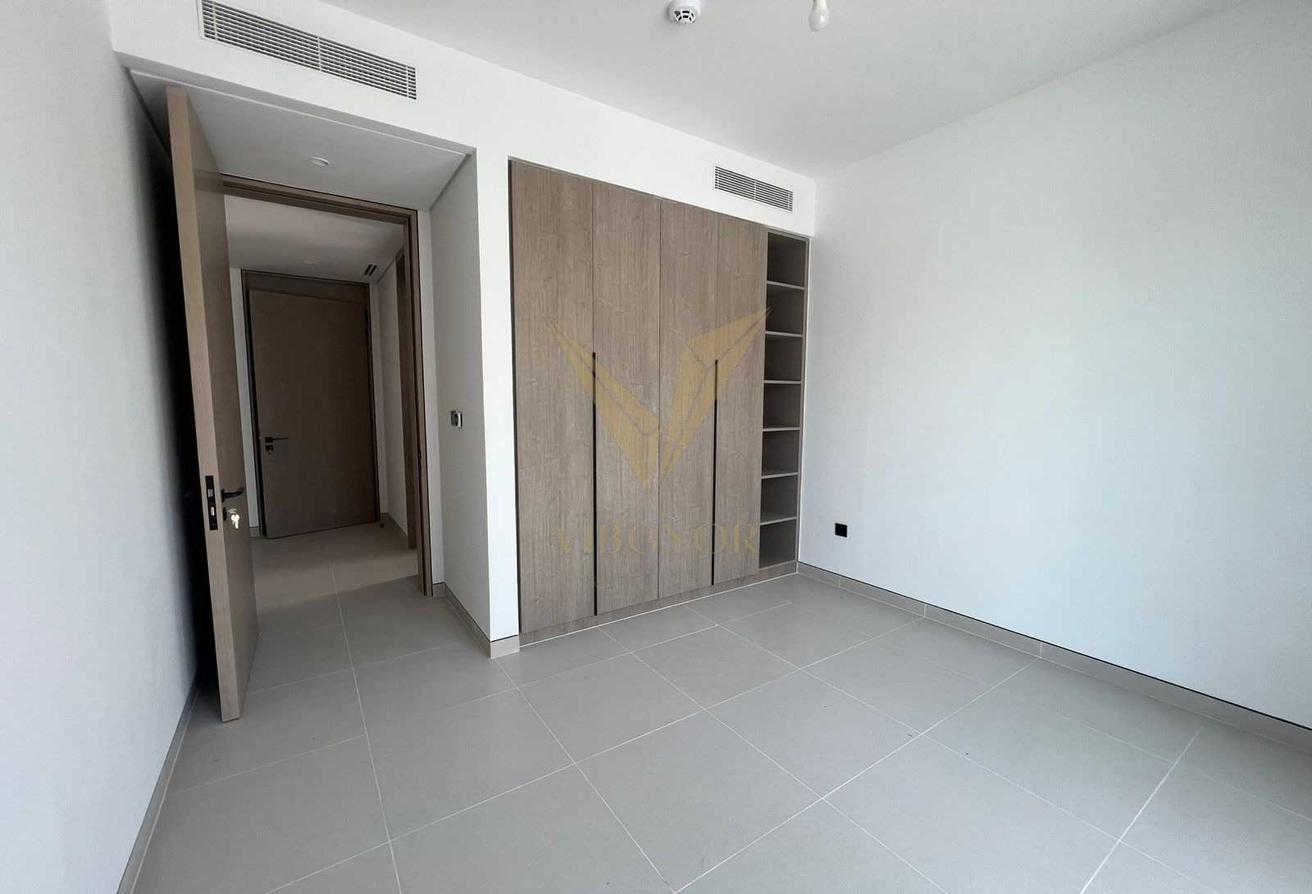 4BR + M Villa | Vacant | Near Park And Pool photo 9