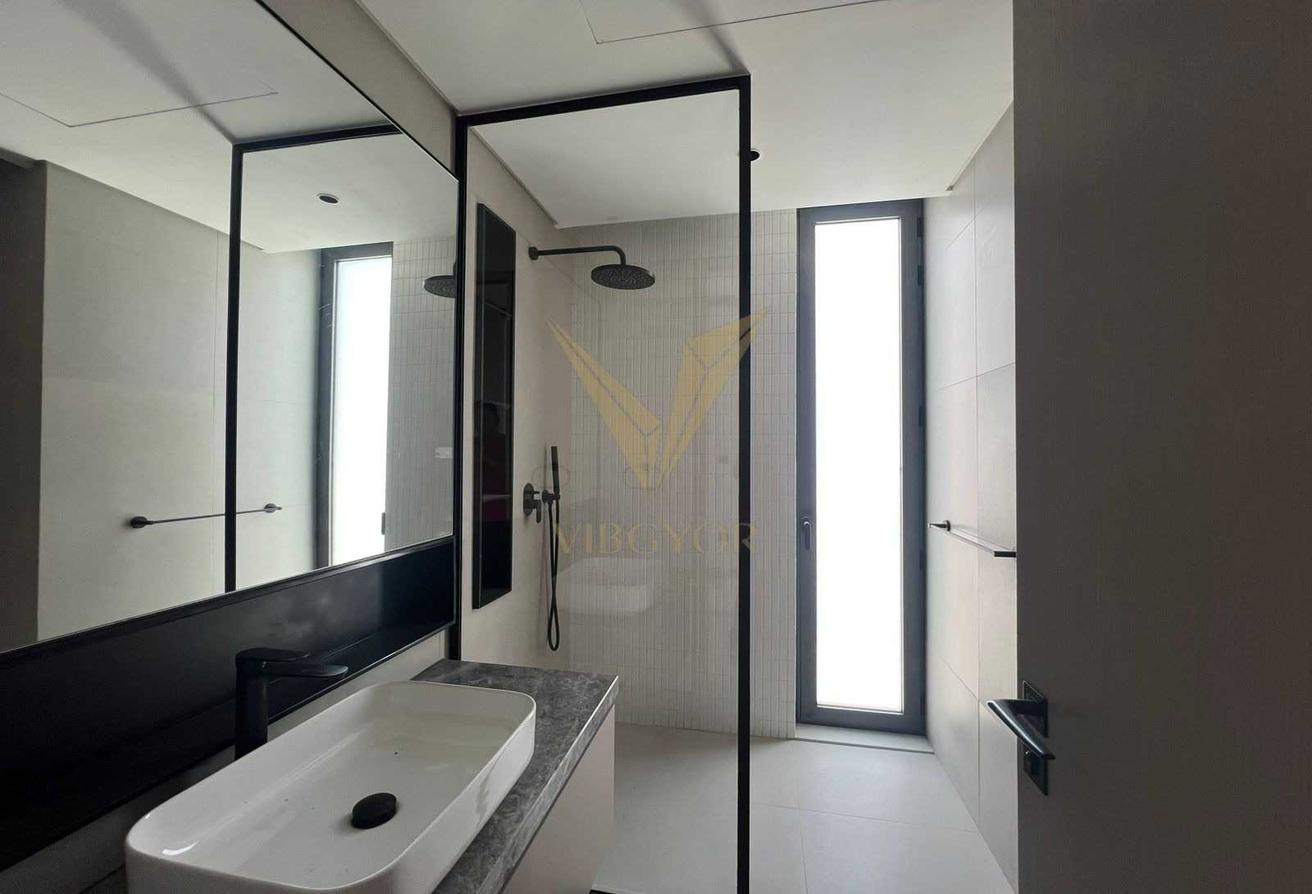 4BR + M Villa | Vacant | Near Park And Pool photo 13