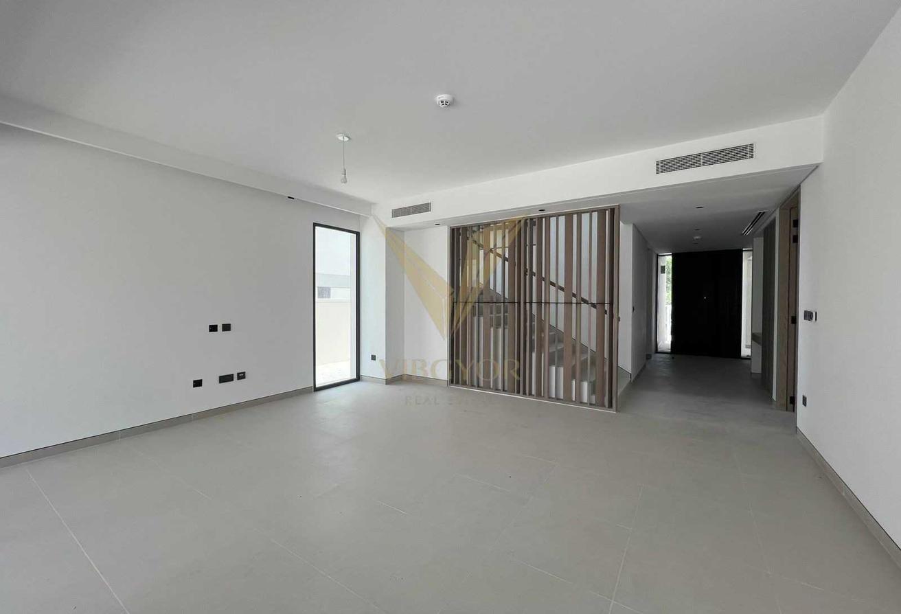 4BR + M Villa | Vacant | Near Park And Pool photo 6