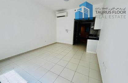 Apartment - Studio - 1 Bathroom for rent in Bayt Al Muteena 04 - Al Muteena - Deira - Dubai Apartment - Studio - 1 Bathroom for rent in Bayt Al Muteena 04 - Al Muteena - Deira - Dubai