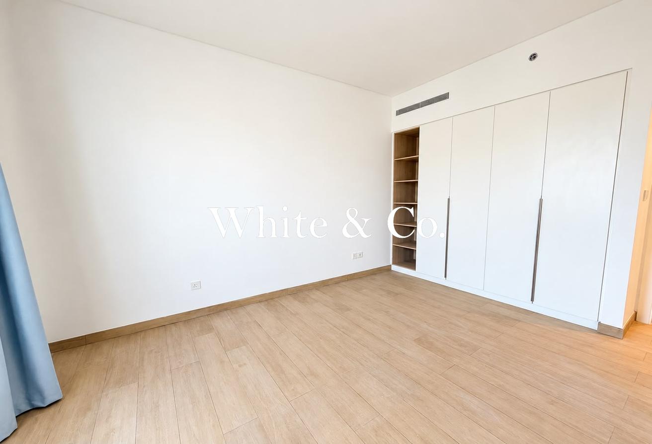 Vacant 2 bed | Beach Access | Marina view photo 9