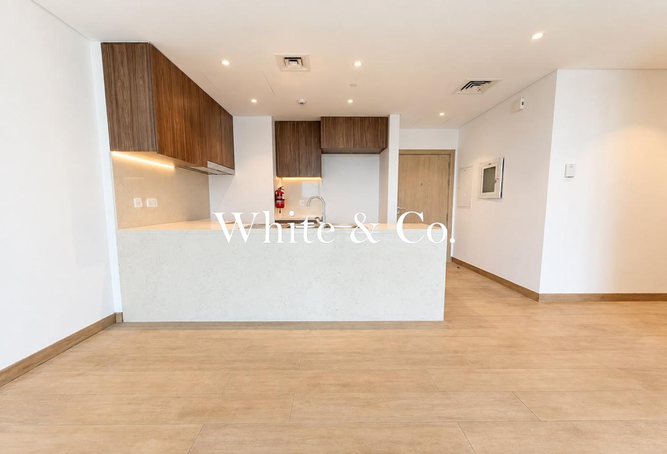 Vacant 2 bed | Beach Access | Marina view photo 6