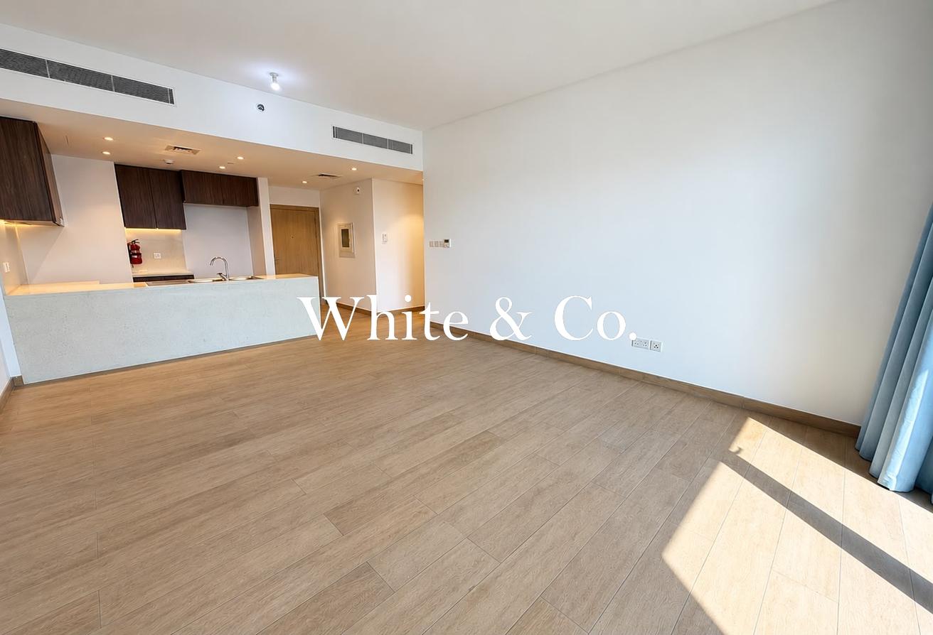 Vacant 2 bed | Beach Access | Marina view photo 4