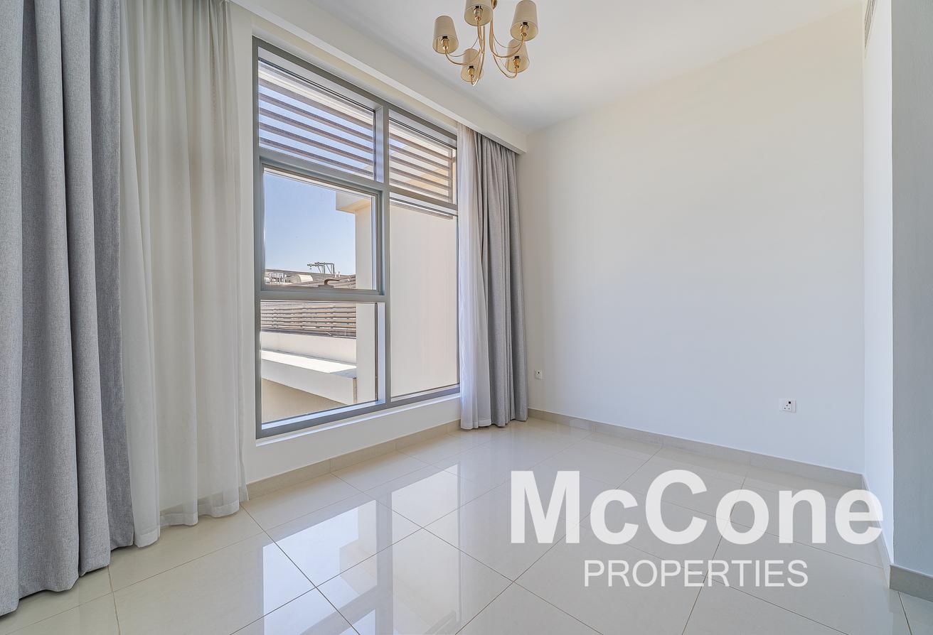 Vacant | Duplex | Exclusive | Park & Lagoon Views photo 14