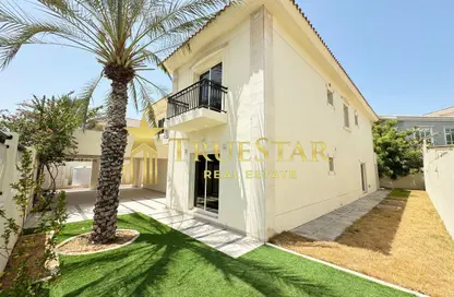 Villa - 5 Bedrooms - 6 Bathrooms for rent in Jumeirah 1 - Jumeirah - Dubai