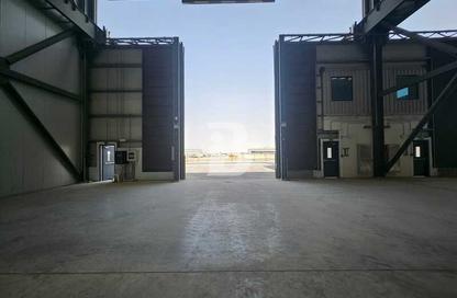 Warehouse - Studio for rent in KIZAD - Al Samha - Abu Dhabi
