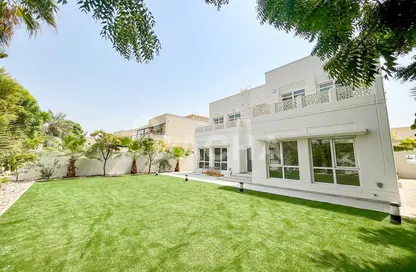 Villa - 5 Bedrooms - 5 Bathrooms for rent in Meadows 9 - Meadows - Dubai