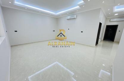 شقة - 2 غرف نوم - 3 حمامات للايجار في الرويكة - المويجي - العين