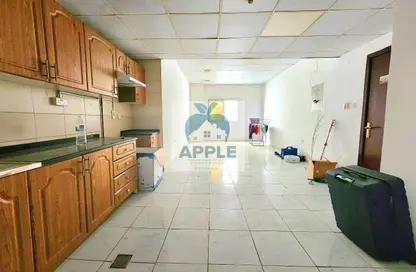 Apartment - Studio - 1 Bathroom for rent in Muwailih Building - Muwaileh - Sharjah