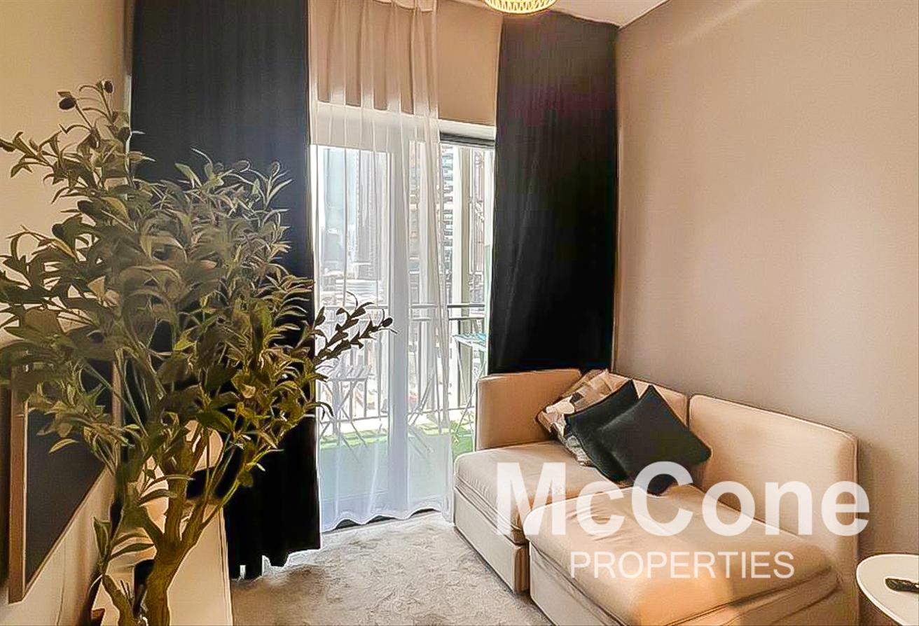 Modern | Vacant | Fully Furnished photo 6