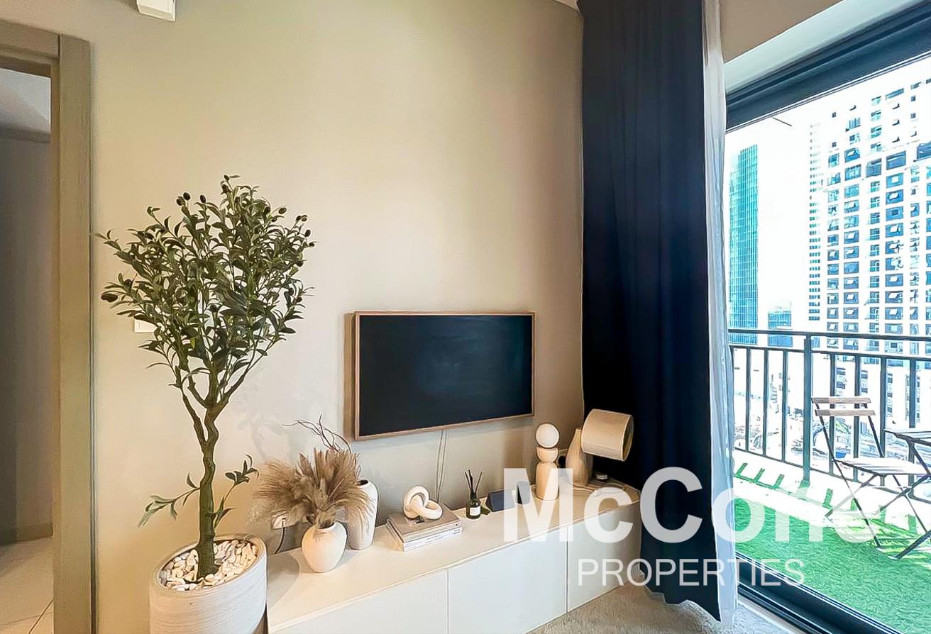 Modern | Vacant | Fully Furnished photo 7