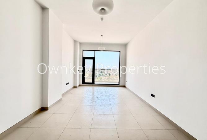 Well Maintained | Spacious Unit | All Amenities photo 2