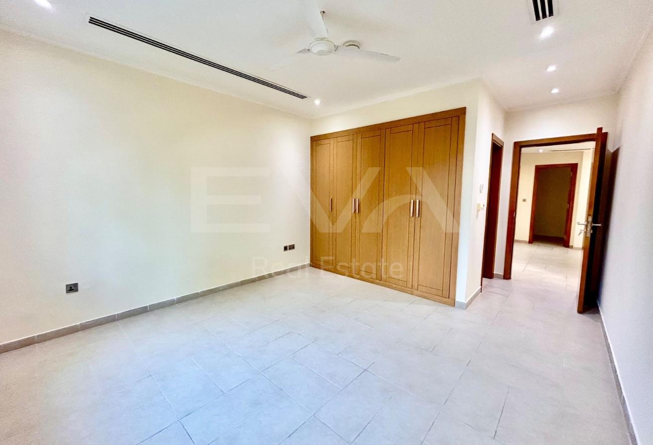 LARGE PLOT | VACANT | PRIVATE GARDEN photo 8