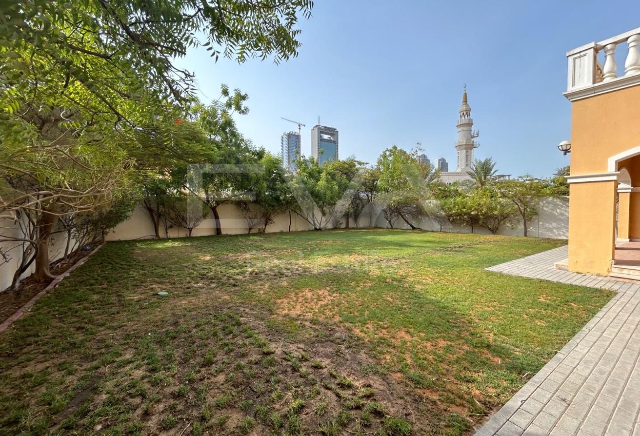 LARGE PLOT | VACANT | PRIVATE GARDEN photo 6
