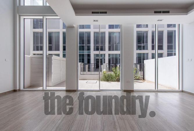 4-Story Urban Sanctuary with Rooftop Pool in Ixora — photo 3
