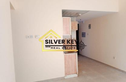 Apartment - Studio - 1 Bathroom for rent in Bu Tina - Al Sharq - Sharjah