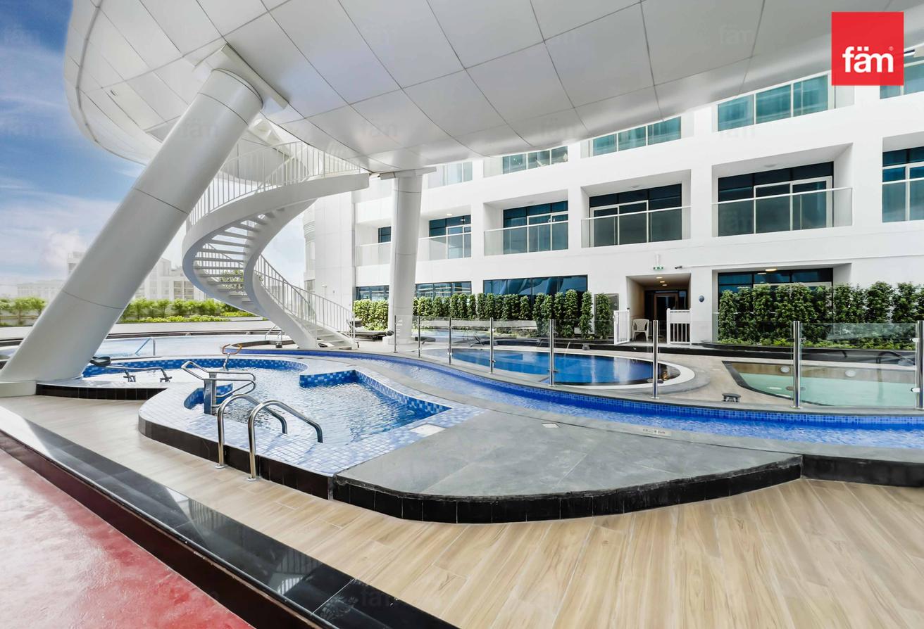 Fully furnished studio Park view photo 15