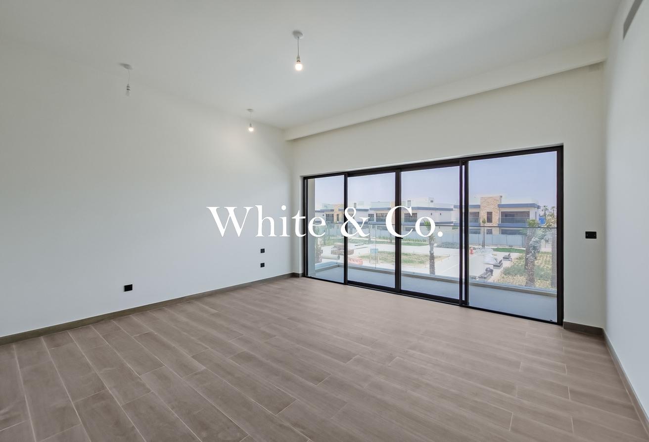 Luxury Living | Lagoon Views | Huge Layout photo 13