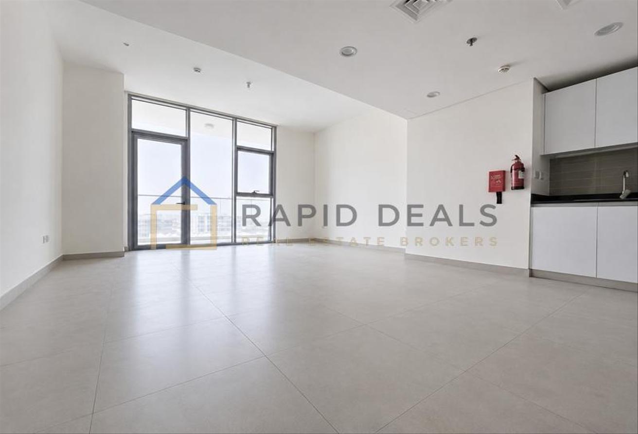 Well-Maintained 1BR Apartment with Balcony photo 4