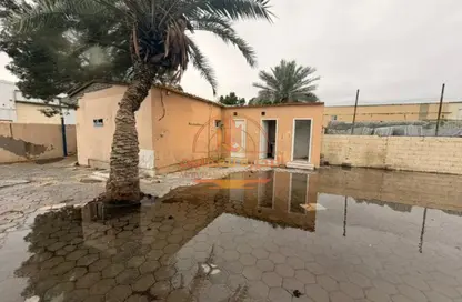 أرض - استوديو للايجار في منطقة رقم 13 - المنطقة الصناعية بالشارقة - الشارقة