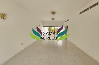 Villa - 4 - 4 for rent in Umm Suqeim 1 Villas - Umm Suqeim 1 - Umm Suqeim - Dubai