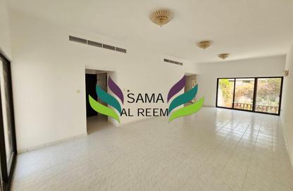 Villa - 4 - 4 for rent in Umm Suqeim 1 Villas - Umm Suqeim 1 - Umm Suqeim - Dubai