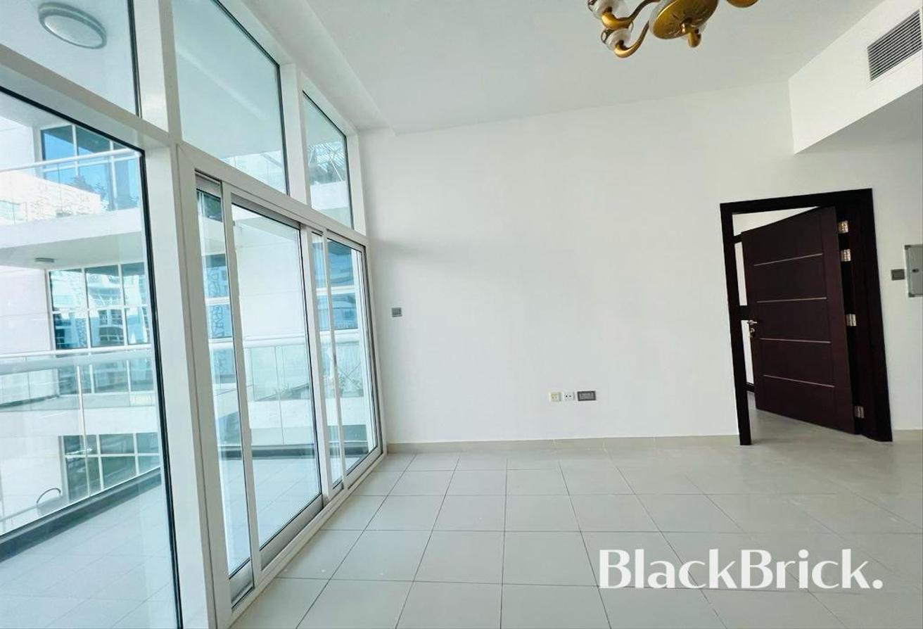 Available November | Varden View | Unfurnished 1BR photo 8