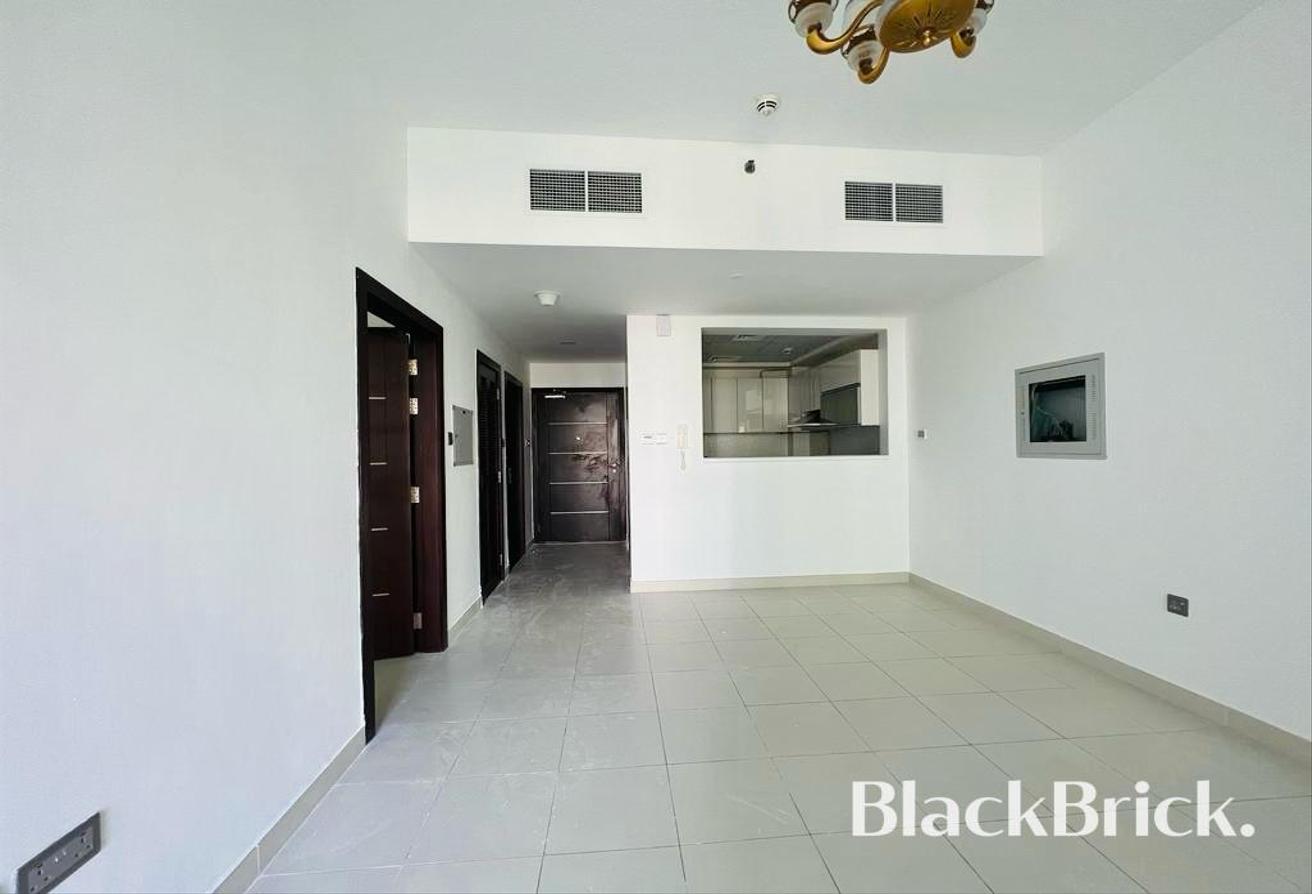 Available November | Varden View | Unfurnished 1BR photo 4