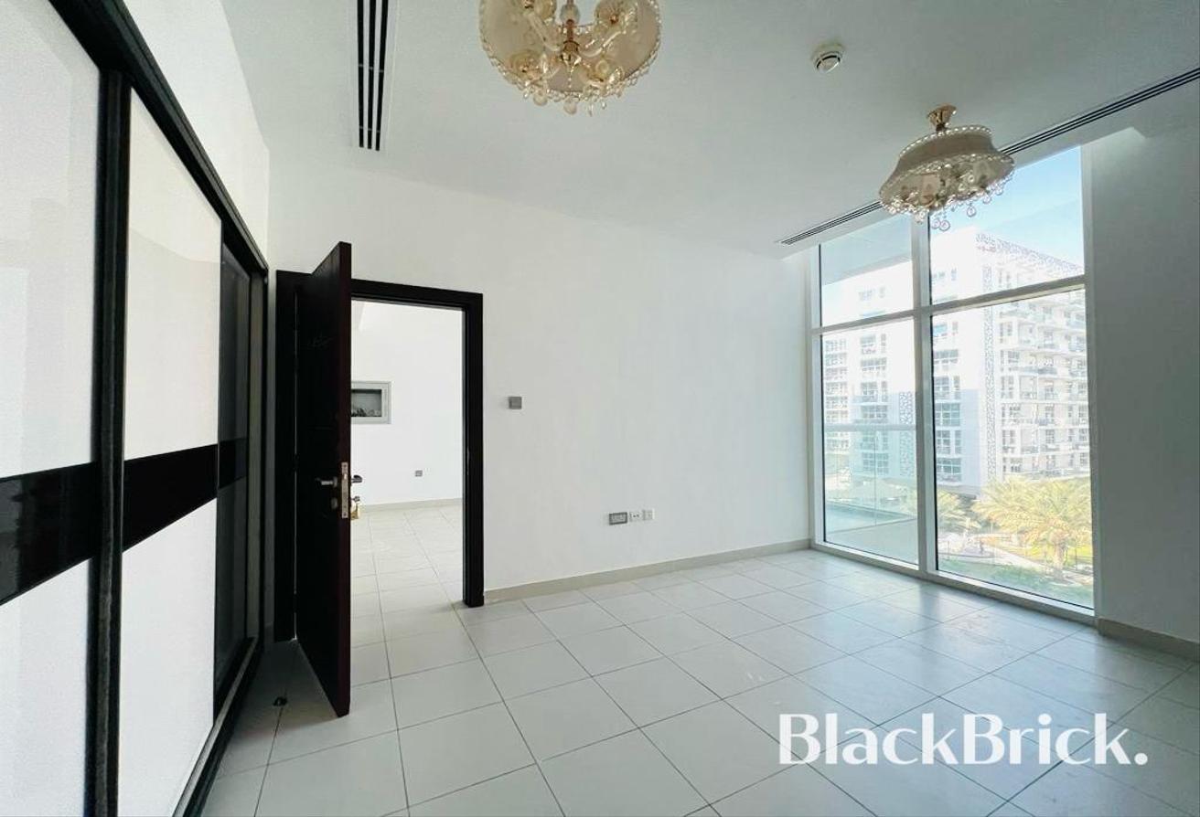 Available November | Varden View | Unfurnished 1BR photo 6