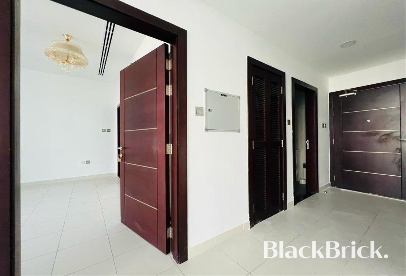 Available November | Varden View | Unfurnished 1BR photo 5