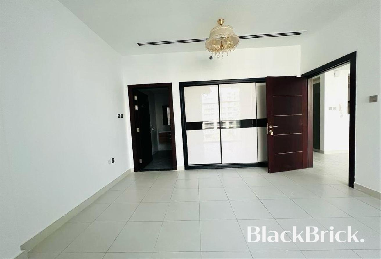 Available November | Varden View | Unfurnished 1BR photo 9