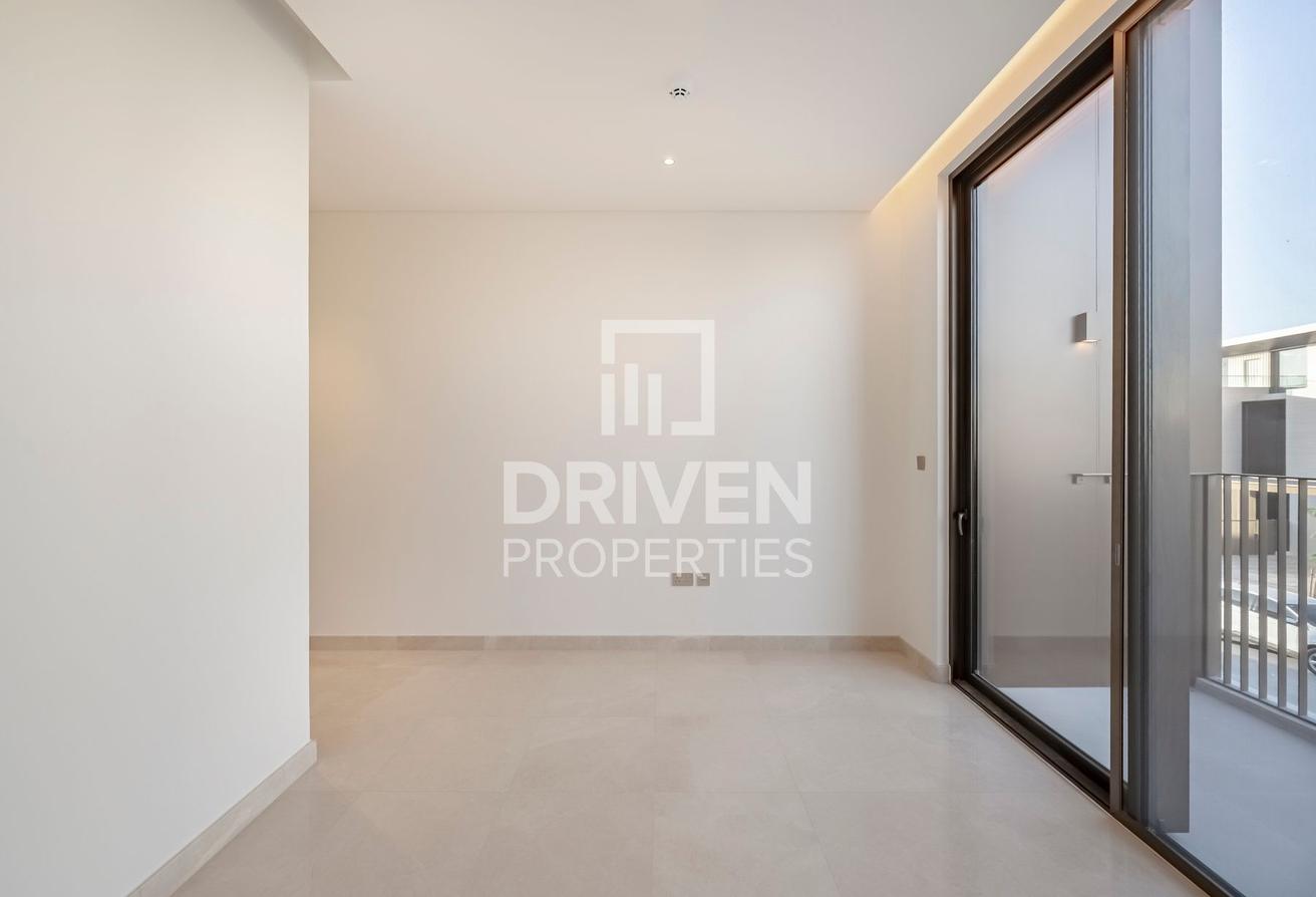 Modified | Driver room | Elie Saab Branded Villa photo 12