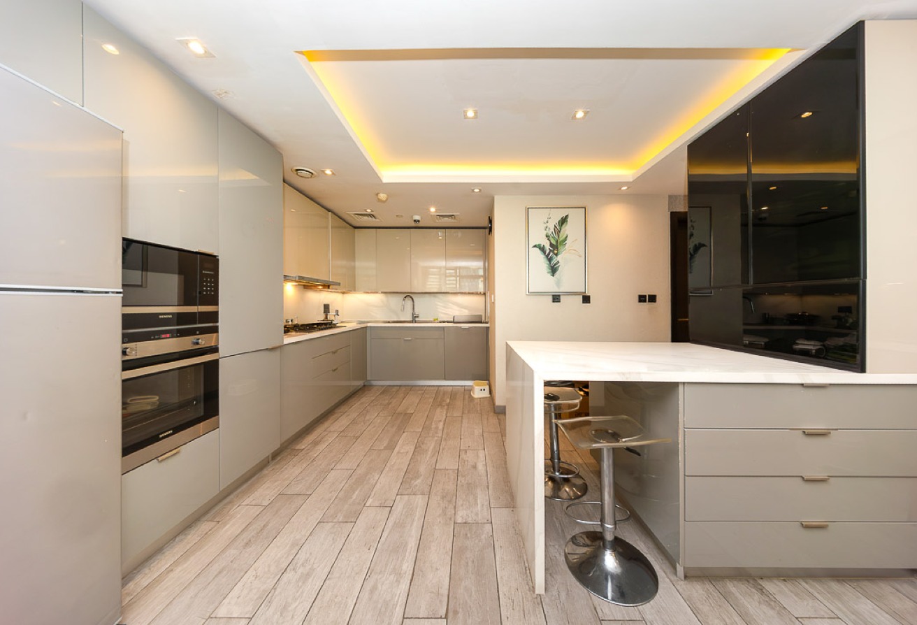 4 bedroom apartment in Park Gate Residence 3, Bur Dubai: 29