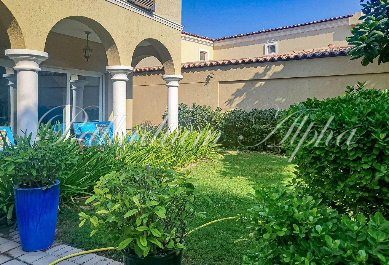 Corner Plot | Private Pool | Brand New Garden photo 3