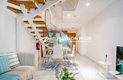 Apartment - 2 - 3 for sale in Oasis 1 - Oasis Residences - Masdar City - Abu Dhabi