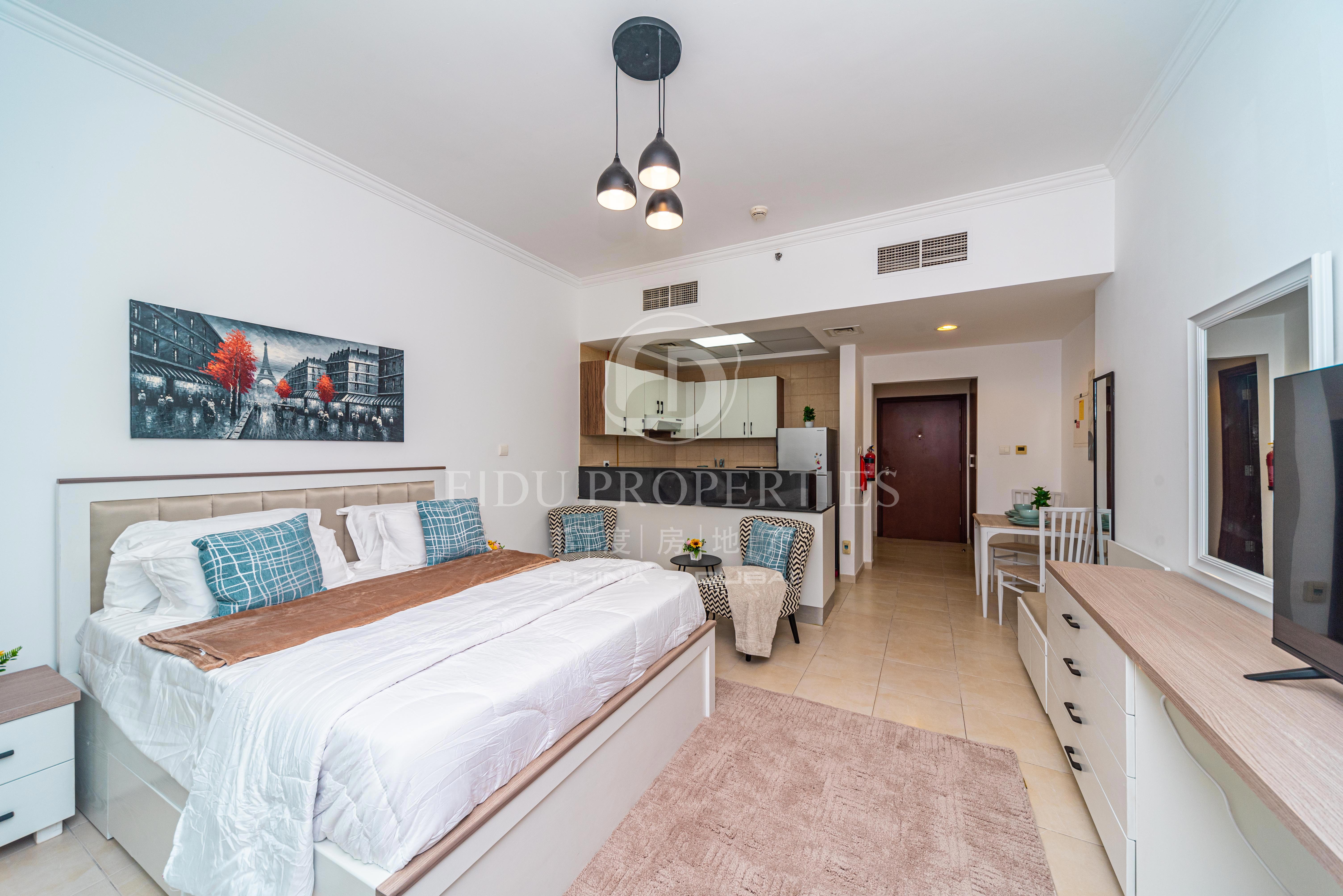 Fully Furnished Studio | Prime Downtown Location